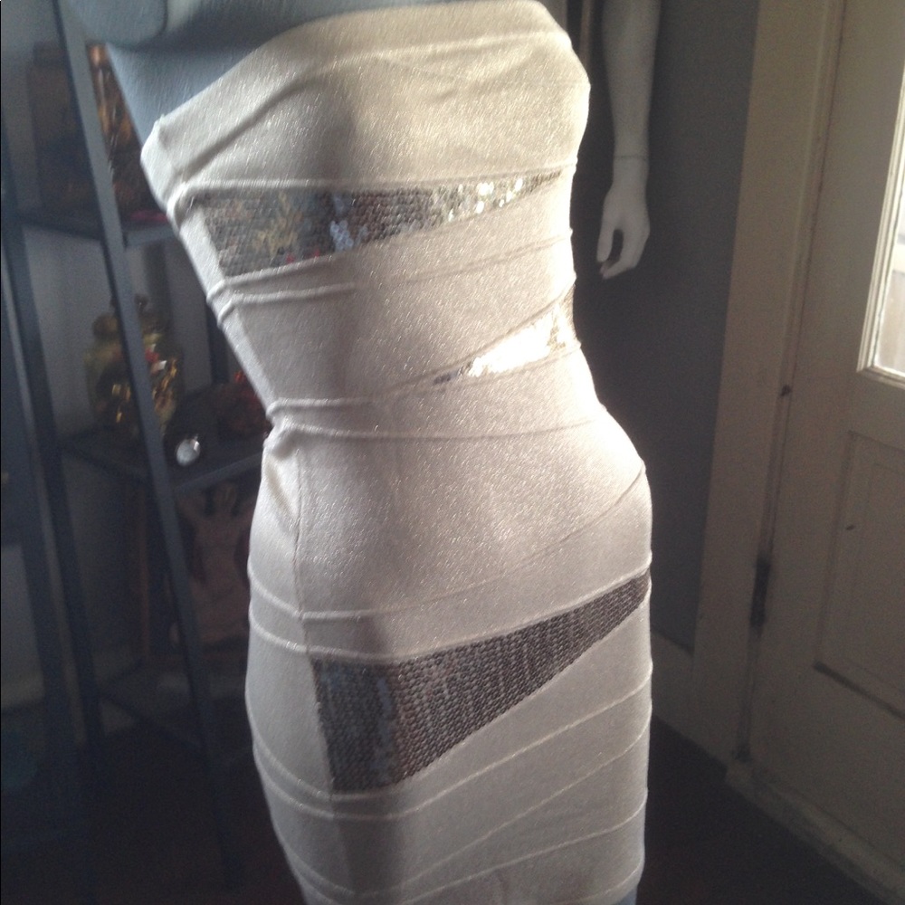 ARDEN B. Strapless tube dress